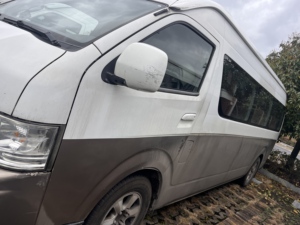Autobús Hiace Usado de 16 Plazas con Motor Trasero, Volante a la Izquierda, Diésel, Manual, China Golden Cup - Product Image 4