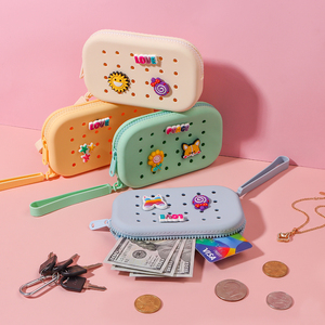 Porte-<span class=keywords><strong>monnaie</strong></span> ovale en silicone souple personnalisé, porte-cartes, sacs <span class=keywords><strong>de</strong></span> rangement pour écouteurs et rouges à lèvres, design troué DIY, promotionnel et économique - Product Image 4