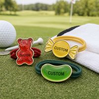 Marcador de Golf de Aleación de Zinc con Logotipo Personalizado al por Mayor, Chapado en Oro y Níquel, con Resina Epoxi, Doble Uso como Coletero, Marcador de Pelota de Golf, Regalo para Mujeres Golfistas