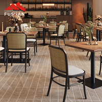 Chaise de salle à manger moderne personnalisée pour restaurant commercial, café, meubles, chaise en bois avec accoudoirs en rotin PE