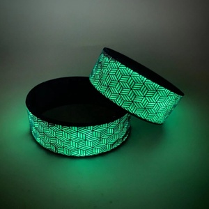 Pulsera de goma de tinta brillante con logotipo personalizado barato pulsera de silicona luminosa de baloncesto deportivo para eventos - Product Image 2