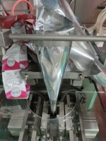Machine d'emballage automatique de sauce à tartiner pour chocolat Machine d'emballage de pâte de chocolat liquide pour sachet bâton