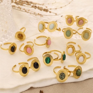 Anillo de Joyería para Mujer Que No Se Deslustra, Anillo Ajustable Personalizado de Acero Inoxidable Chapado en Oro con Piedras Naturales - Product Image 1