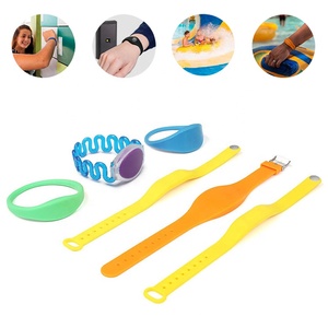 CMRFID 125Khz Silicona <span class=keywords><strong>Rfid</strong></span> Pulsera Dual Chip Tag Ajustable 13,56 MHz Nfc <span class=keywords><strong>Rfid</strong></span> Pulsera - Product Image 2