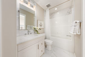 Meuble-lavabo de salle de bain CANA moderne, écologique, peint sur mesure, blanc, style Shaker, avec lavabo sous plan, modulaire, pour projets hôteliers et d'appartements - Product Image 4