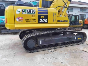 Excavatrice sur chenilles Komatsu PC200-8 d'occasion, 20 tonnes, modèle 2018, moteur et boîte de vitesses en excellent état, à vendre - Product Image 6