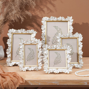 Cornice per <span class=keywords><strong>Foto</strong></span> in <span class=keywords><strong>Plastica</strong></span> Bianca Intagliata con Decorazioni a Spirale Elegante Cornice Leggera per <span class=keywords><strong>Foto</strong></span> - Product Image 4