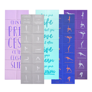 <span class=keywords><strong>Tappetino</strong></span> <span class=keywords><strong>yoga</strong></span> in TPE ecologico pieghevole multicolore blu rosa <span class=keywords><strong>viola</strong></span> rosso verde multicolore stampato Logo personalizzato di alta qualità - Product Image 4