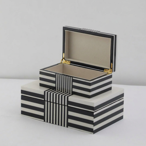 Hermosa Caja de Joyería con Incrustaciones de Resina, Organizador de Almacenamiento Hecho a Mano para Anillos, Aretes, Collares, Pulseras y Pequeños Accesorios - Product Image 1