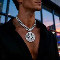Collar con Colgante de Medallón Giratorio Plateado de Moda con Cadena Cubana de Diamantes de Imitación para Entusiastas del Hip Hop y la Moda Urbana