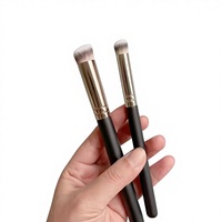 Kuas Concealer Sudut Datar Bulu Sintetis Gagang Kayu Mini untuk Kontur Hidung & Bronzer, Foundation Cair, Krim, dan Bedak