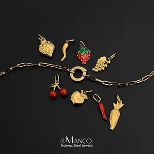 Collier en acier inoxydable plaqué or style Y2K EManco avec pendentifs fraise, piment et cerise – Bijou de mode décontracté - Product Image 1