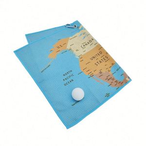 Toalla de Golf de Microfibra con Diseño de Waffle, Plegable en Tres Partes, con Gancho y Logotipo Personalizado - Product Image 2