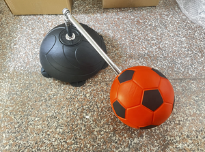 Dispositivo de entrenamiento de patadas de fútbol, mejora las habilidades y forma de lanzamiento, entrenador de fútbol individual con pelota de fútbol - Product Image 4