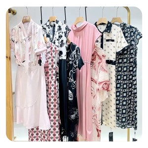 Vêtements pour Femme d'Occasion à Bas Prix Chargement Mixte Robe Décontractée pour Femme Fin de Série - Product Image 1