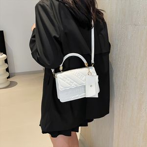 Tas Wanita Warna Permen Terlaris Musim Gugur 2025 Set 2 Pcs Tas Selempang Kulit Wanita Model Flap Tas Tangan Wanita Modis - Product Image 4