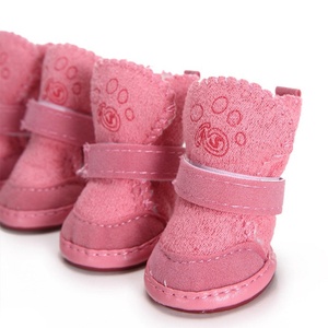 Chaussettes <span class=keywords><strong>pour</strong></span> animaux de compagnie en velours d'agneau chaud d'hiver classique Bottes de <span class=keywords><strong>chien</strong></span> antidérapantes avec caoutchouc en cuir respirant imperméable fabriqué dans un style occidental - Product Image 4