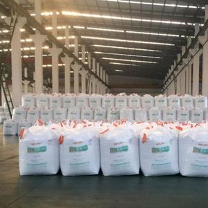Granulés de plastique PET de qualité alimentaire Changzhou CR-8863, copeaux de polyester spéciaux pour bouteilles d'huile - Product Image 1