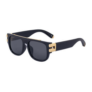 Gafas de sol cuadradas ZS-98428 para mujer, de plástico negro y metal, con protección UV400, estilo urbano para exteriores. - Product Image 4