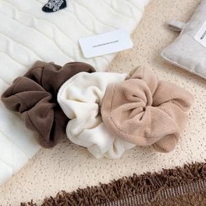 Scrunchie doux personnalisé avec logo, scrunchie en fourrure <span class=keywords><strong>Liberty</strong></span>, élégants élastiques à cheveux pour accessoires de cheveux femme - Product Image 4