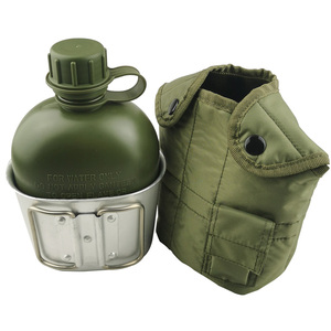 Échantillon gratuit vente la plus populaire Couverture tactique originale de cantine en polyester de camouflage bouteille d'eau avec couvercle de conception tactique - Product Image 1