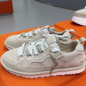 รองเท้าลำลองแบบผูกเชือก ดีไซน์หรูหรา สวมใส่สบาย สำหรับผู้ชายและผู้หญิง คอลเลคชั่นใหม่ ต้นฤดูใบไม้ผลิ 2026 - Product Image 2