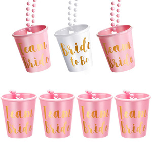 Gobelets en plastique jetables roses personnalisés pour fête de mariage avec poignée perlée pour <span class=keywords><strong>la</strong></span> décoration de <span class=keywords><strong>la</strong></span> fête de mariage, des enterrements de vie de jeune fille et des fournitures - Product Image 2