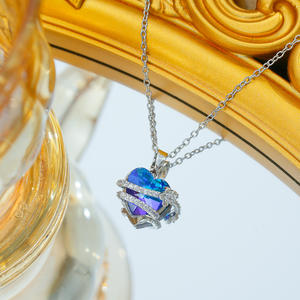 Sogno pianeta nuovo stile bohémien collane in acciaio inox per le donne carino ciondolo astronauta lunare alla moda Chic all'ingrosso - Product Image 3