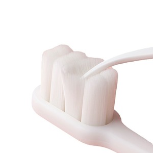 Cepillo de Dientes Sakura con Cerdas Suaves, Paquete de 2, para Uso Doméstico en Adultos - Product Image 2