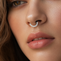 Anneau de nez en titane G23 ASTM F136 avec perle pendante et zircon cubique, piercing de narine 16G, bijou corporel plaqué or 18 carats pour mariage