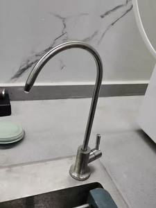 Robinet de cuisine classique à noyau de valve en céramique à poignée unique avec purificateur d'eau à fonction thermostatique pour installation à trou unique - Product Image 4