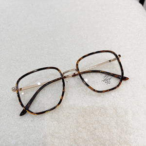 Montures de lunettes rectangulaires pour femmes O4-9559, monture intégrale, verres PC, anti-lumière bleue, pour vision de près, origine Taizhou - Product Image 1