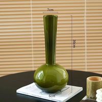 Vase en verre émaillé minimaliste vert olive fait à la main, art de niche, arrangement floral d'orchidée papillon, décoration de salon