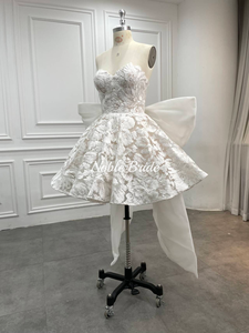 Abito <span class=keywords><strong>da</strong></span> <span class=keywords><strong>Sposa</strong></span> <span class=keywords><strong>Mini</strong></span> Senza Spalline Color Avorio con Pizzo Floreale 3D e Fiocco Staccabile sul Retro per Feste Nuziali ed Eventi di Fidanzamento - Product Image 2