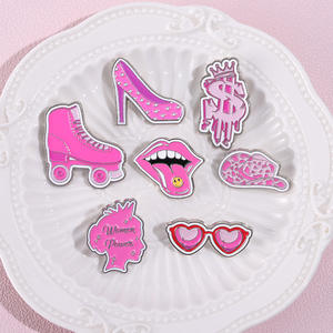 Insigne créatif rose féministe broche lunettes diamant lèvres chapeau papillon langue foudre <span class=keywords><strong>femmes</strong></span> puissance Portrait émail épinglette - Product Image 2