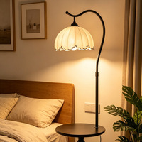 Lampe de sol LED verticale intégrée en fer, trois couleurs, style célébrité internet américaine, pour salon, table basse, chambre à coucher, chevet
