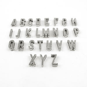 2024 suministros para mascotas, un juego de 26 piezas, abalorio de letras deslizantes de diamantes de imitación de <span class=keywords><strong>8mm</strong></span>, bricolaje, PARA CINTURÓN DE pulsera con nombre de cuero - Product Image 3