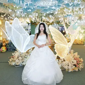 Kelebek parlayan dekor kanatları ışıkları AC lüks Metal iç mekan aydınlatması Led kelebek dekoratif yeni düğün dekor koridor ışıkları