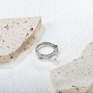 Anillos de Moissanita para Mujer, con Engaste de Garra, Zirconia Redonda, Joyería de Compromiso, Set de 6 Piezas, Tono Plata - Product Image 2