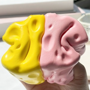 Juguetes Blandos de Queso en Bloque, Squishies Suaves con Forma de Comida, Juguete Sensorial Antiestrés de TPR para Aliviar el Estrés y la Ansiedad - Product Image 4