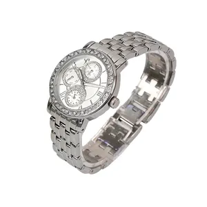 Fábrica personalizar nuevo diseño señoras reloj de cuarzo de lujo de acero inoxidable cristal diamante muñeca mujeres relojes