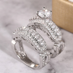 Set di Anelli Impilabili a Quattro Punte con Zirconi per Donne, Elegante Gioiello da Matrimonio alla Moda - Product Image 5