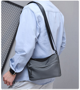Nouveau sac à bandoulière pour homme en tissu Oxford uni tendance, sac messager minimaliste à grande capacité, imperméable et tendance - Product Image 4