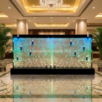 Meuble à vin mobile avec mur de bulles et panneau acrylique lumineux à LED, idéal pour les mariages sur le thème de la vie marine et de la côte