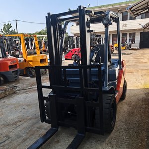 Chariot élévateur diesel Toyota d'occasion de 3 tonnes en excellent état de marche pour les solutions de manutention industrielle - Product Image 3