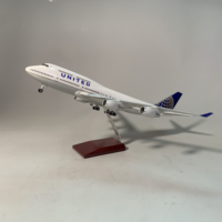 Modèle d'avion en résine LED avec support 47 cm Boeing 747-400 United Airlines Échelle 1/150
