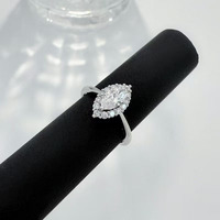 Bague de fiançailles en platine Pt950 avec diamant de laboratoire CVD certifié IGI, taille marquise, 2 griffes, design Angel Eye distinctif et exquis