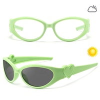 Lunettes de soleil œil de chat pour enfants, photochromiques, à la mode, pour enfants de 3 à 8 ans, motif dessin animé mignon cœur pêche