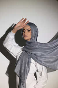 2024 lujo liso Color sólido seda borde ligero brillo liso plisado gasa Hijab pañuelo para la cabeza chal bufandas - Product Image 6