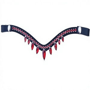 Bandeau de tête pour cheval Ridex en cuir rouge orné de strass, sangle de bridon décorative, accessoire d'équitation pour l'écurie et les concours - Product Image 1